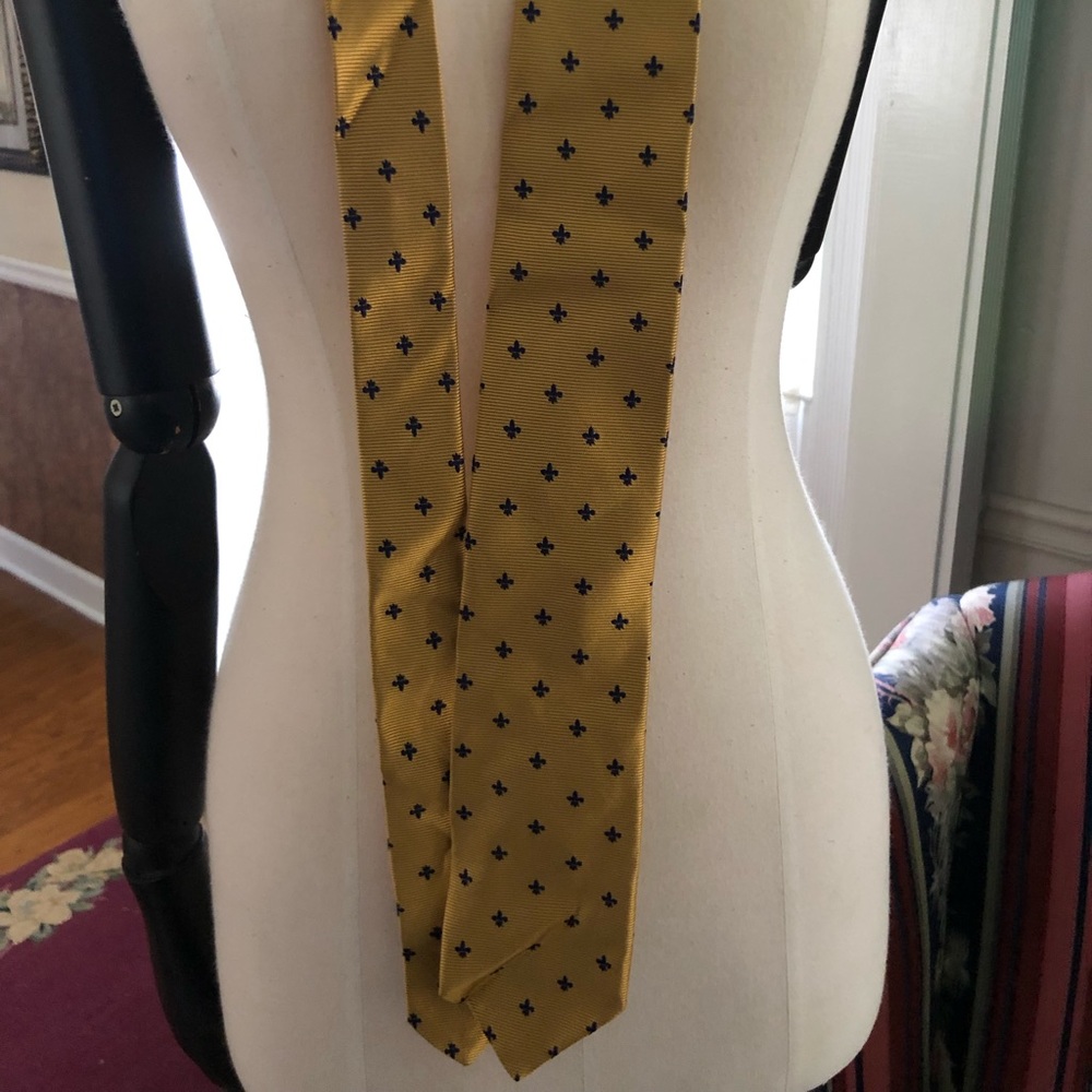 Brooks Bothers gold fleur tie new tags NOLA
